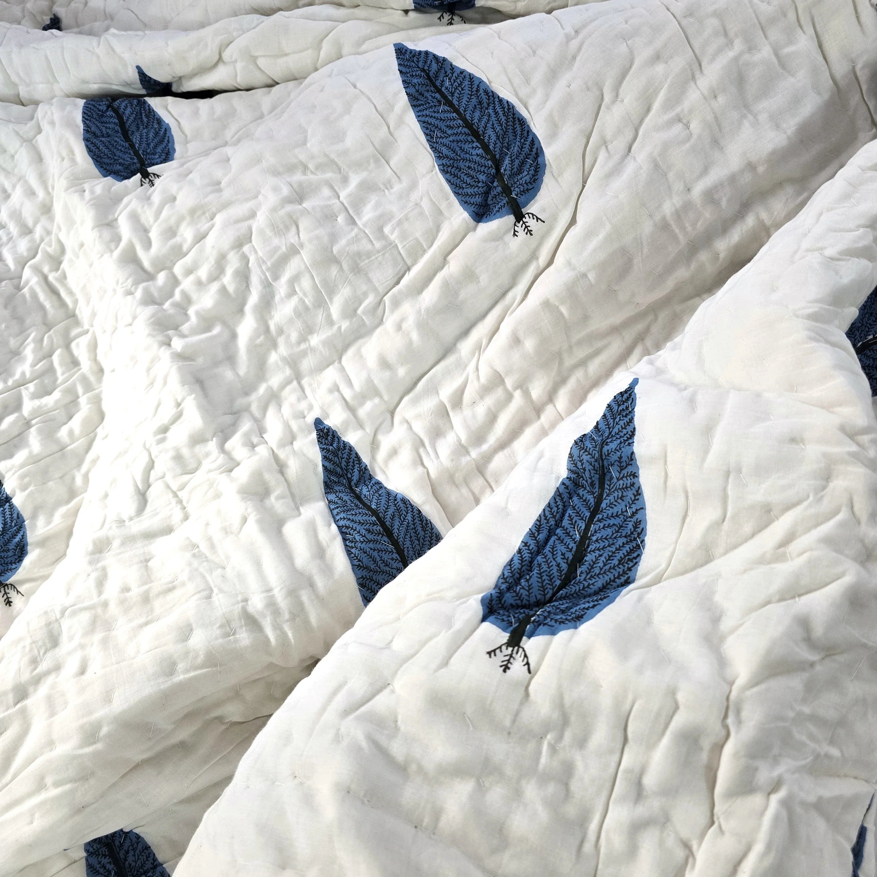 Hand Block Printed  Jaipuri Cotton All season AC Quilt - Neel Patta Motif (90X108 Inches)